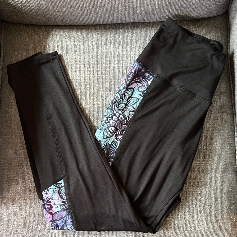 🎄 5 for $25 🎄 Floral Patterned Leggings